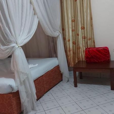 Viewers Park Hotel Найваша Екстериор снимка