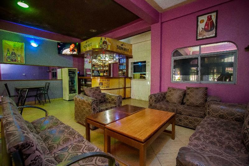 Viewers Park Hotel Найваша Екстериор снимка